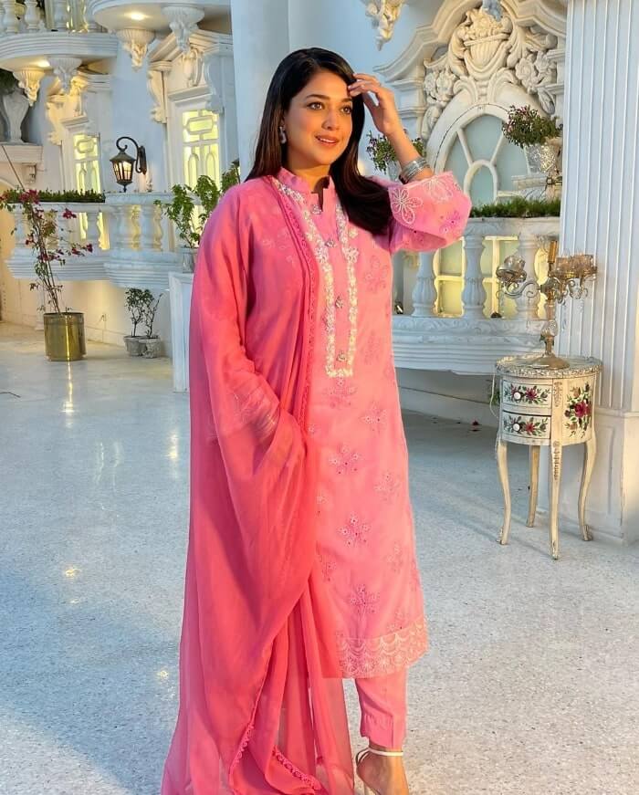 sanam jung in bubbly pink